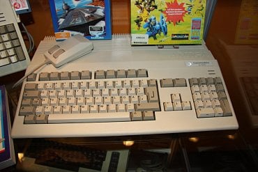Amiga 500 - legendární model, který Amigu proslavil.