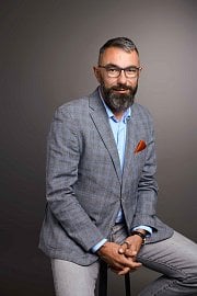 Tomáš Martinec (1972), generální ředitel J&T INVESTIČNÍ SPOLEČNOSI, ředitel a akcionář Metatron Capital SICAV (4. 10. 2021)