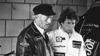 Náhledový obrázek - Rychlý Američan s italskými kořeny měl obdivovatele i v Československu: Mario Andretti letos slaví 85 let