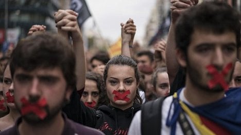 Náhledový obrázek - První výsledek katalánského referenda: Španělské akcie výrazně oslabily