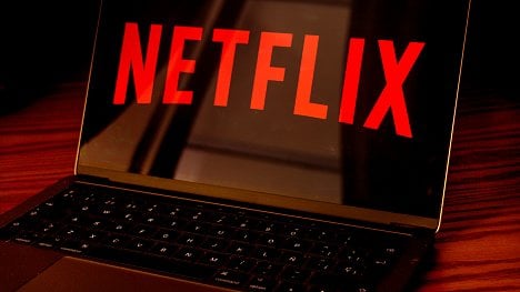 Náhledový obrázek - Netflix poprvé za 10 let ztratil předplatitele, hodnota jeho akcií dramaticky poklesla a výhledy jsou nejisté