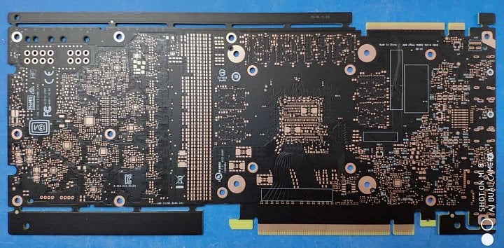 Foto PCB referenční karty GeForce zřejmě pro čip GT104 (Zdroj: Baidu)