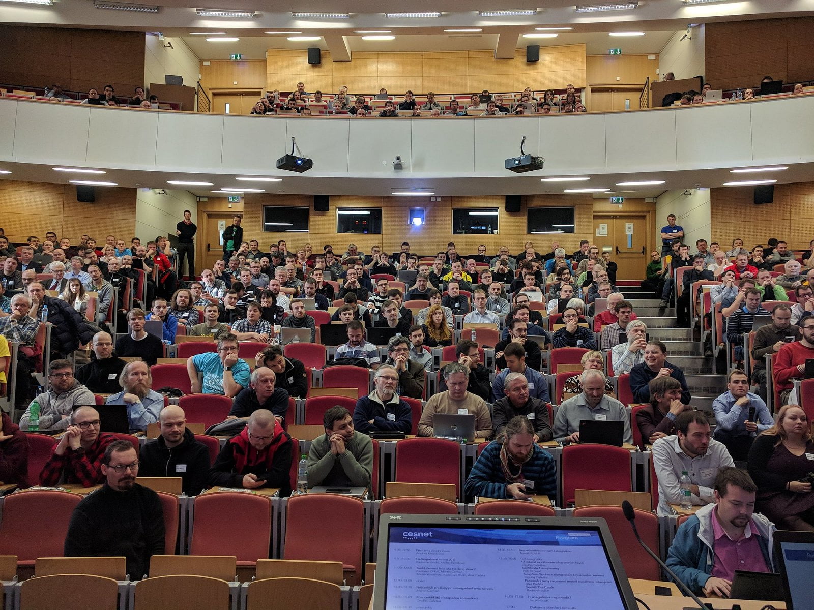 Seminář o bezpečnosti sítí a služeb (2018)