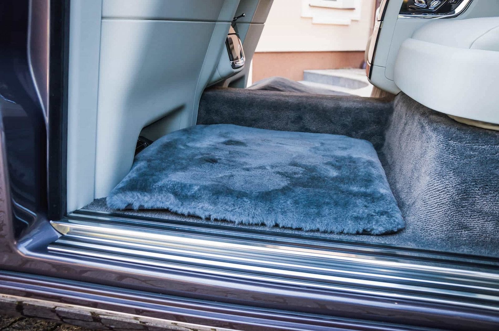 2019-09-Rolls-Royce-Phantom-dojmy-15-of-22.jpg