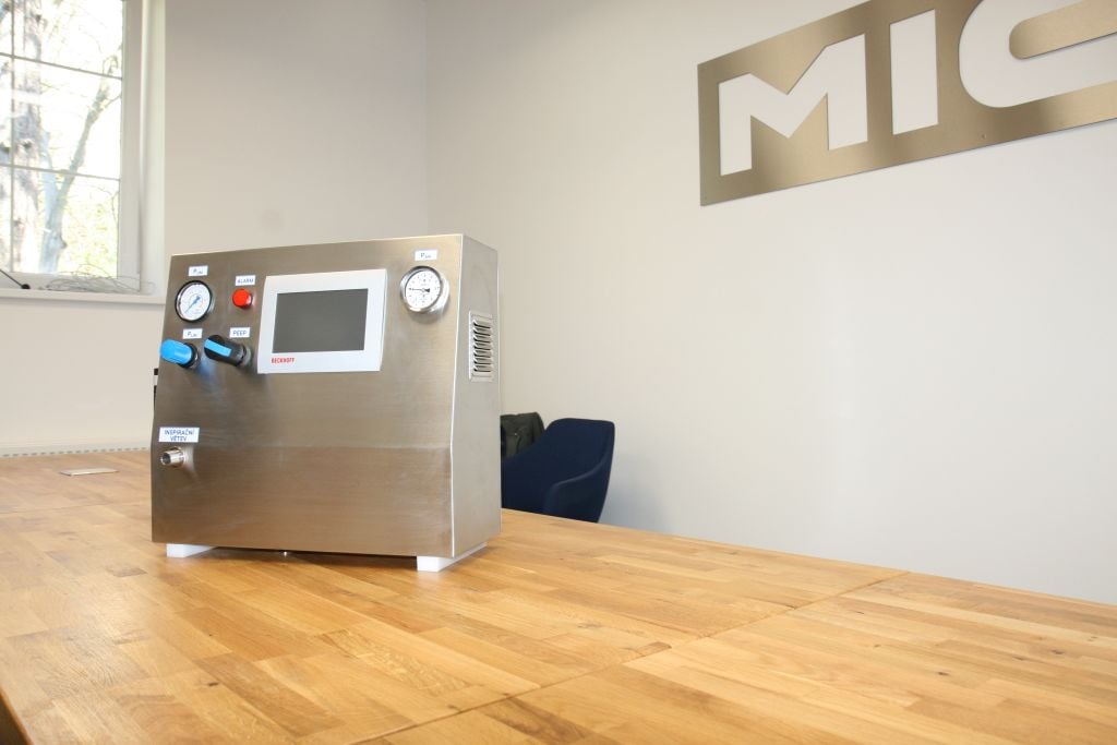 CoroVent (prototyp vs. finální verze)