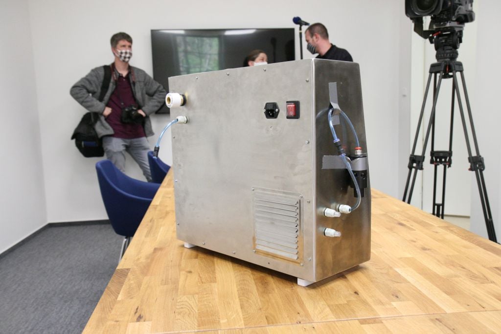 CoroVent (prototyp vs. finální verze)