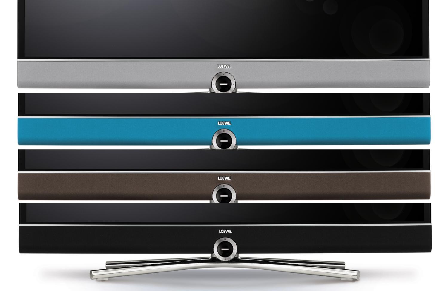 Od spodu: Black, Cappuccino, Petrol a Silver. Jednotlivé barvy ještě pokračují na bocích.