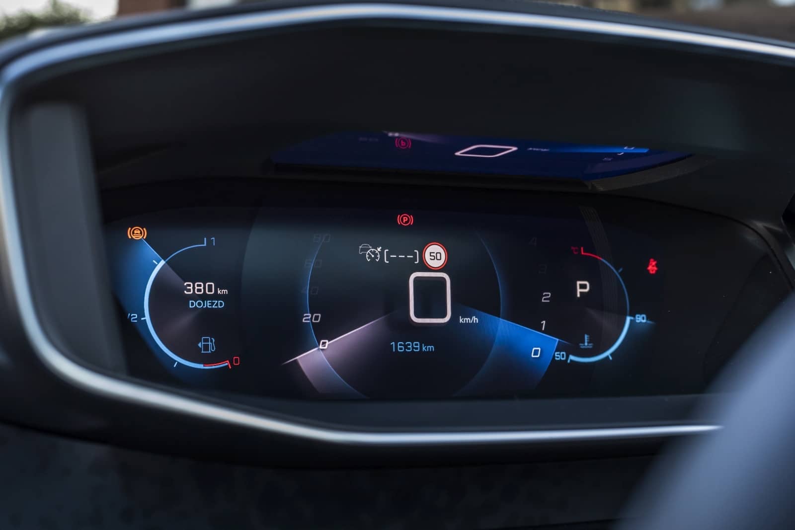 2020-01-Peugeot208070.jpg