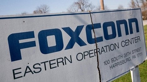 Náhledový obrázek - Foxconn couvá z velkolepých plánů. V USA postaví menší továrnu, než původně oznámil