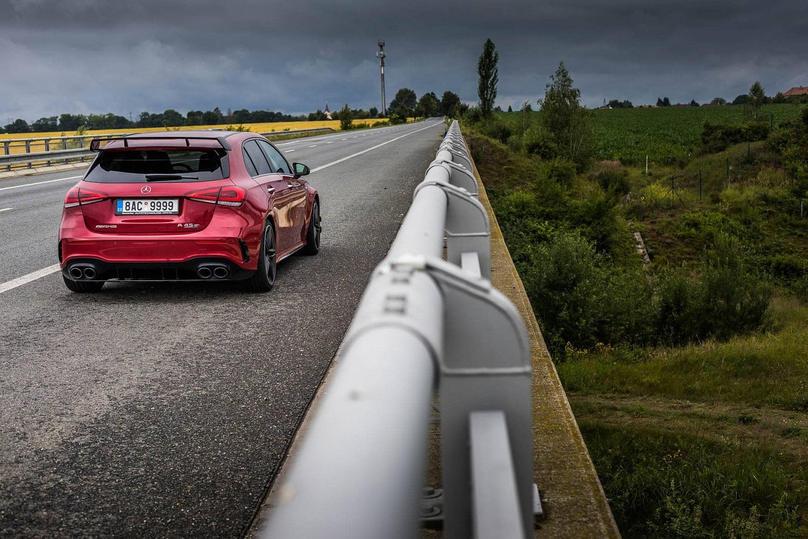 2020-08-mercedes_amg_a45-3.jpg