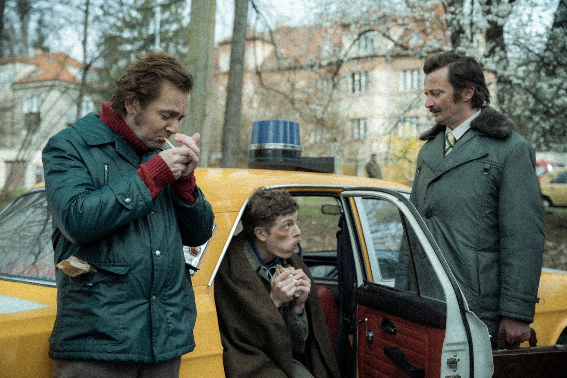 Ze seriálu Metoda Markovič: Hojer. Kriminálka inspirovaná skutečnými případy vyšetřovatele Jiřího Markoviče bude mít druhou sérii. Tentokrát se zaměří na dopadení spartakiádního vraha.