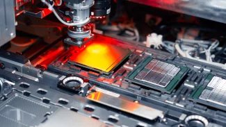 Pokročilé pouzdření čipletových GPU v továrně Intel Foundry