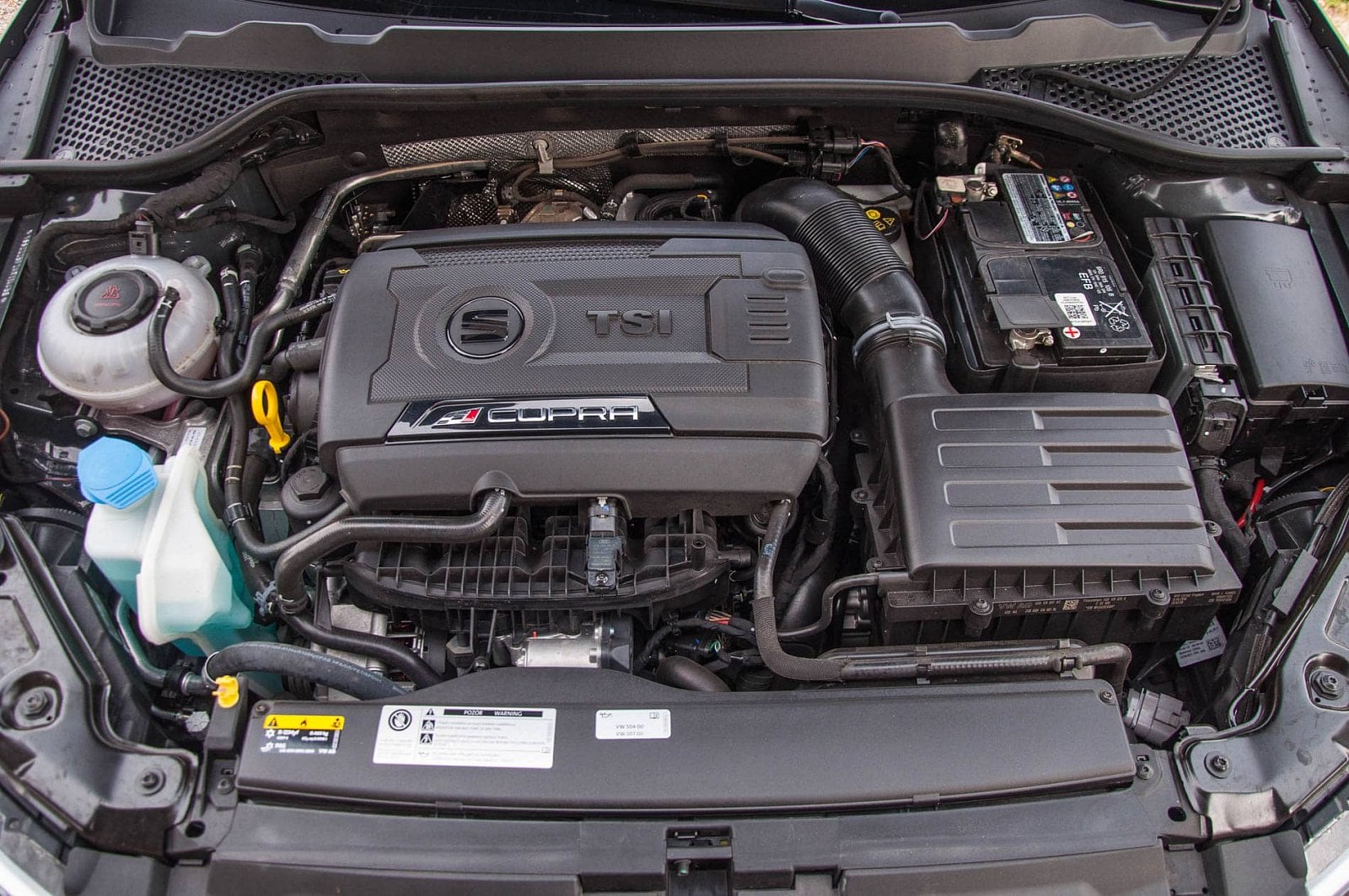 2019-11-seat-leon-cupra-r-st-28-of-39.jpg