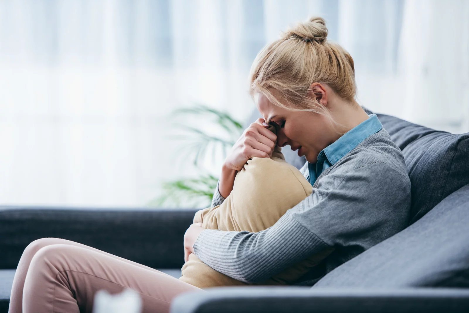 Benigní srdeční šelesty nastávají tehdy, když krev srdcem proudí rychleji než obvykle. Bývají tedy důsledkem nějakého stresu, úzkosti či anémie. Někdy však mohou být rovněž příznakem vážnějších potíží se srdcem.