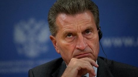 Náhledový obrázek - Otázka možného Babišova střetu zájmů je pro Evropskou komisi prioritou, řekl Oettinger