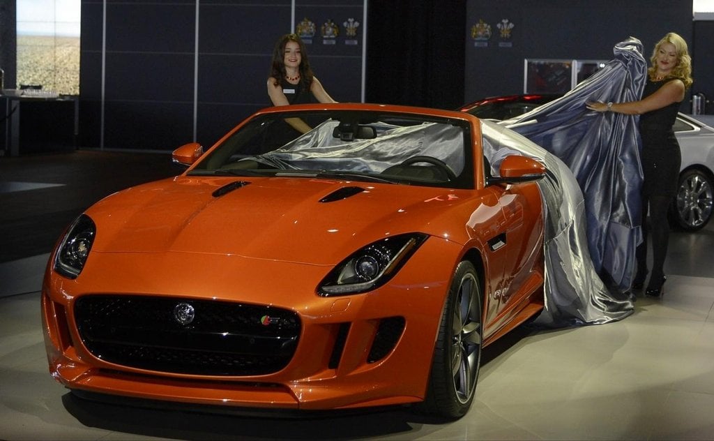 2015-08-jaguar-ukc3a1zal-v-los-angeles-f-type-black-pack-a-desig