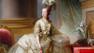 Královna Marie Antoinetta na obraze od Élisabeth Vigée-Lebrun. Francouzská královna Marie Antoinetta (1755–1793) byla dcerou naší urostlé panovnice Marie Terezie. Sklony k obezitě však po matce nezdědila, anebo si s nimi uměla hravě poradit.