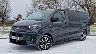 Náhledový obrázek - Test Citroën Spacetourer XL 2.2 BlueHDi: Ve všem je nadprůměrně dobrý, ale pár much se najde