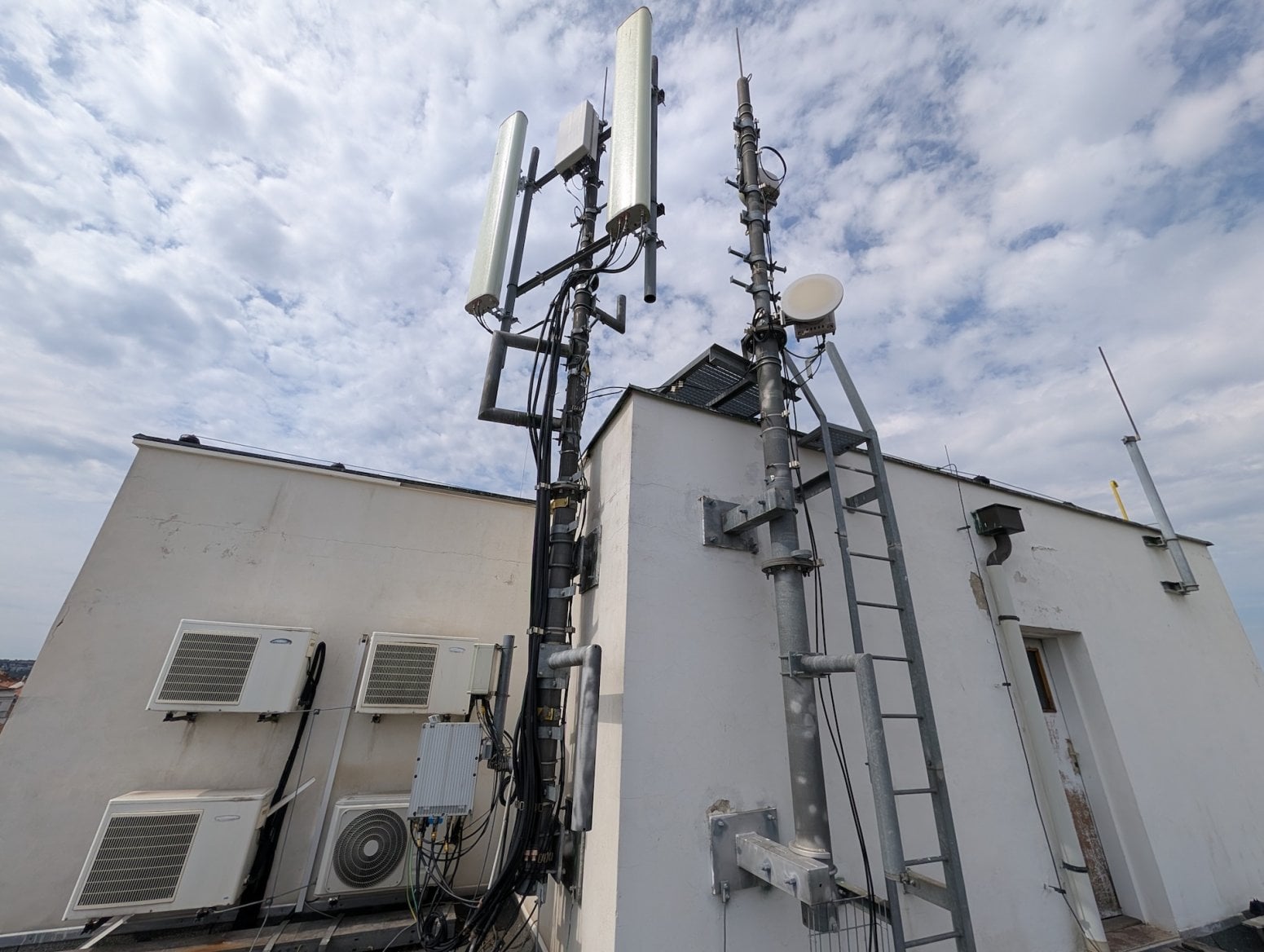 Mobilní 5G vysílač T-Mobilu na Londýnské v Praze