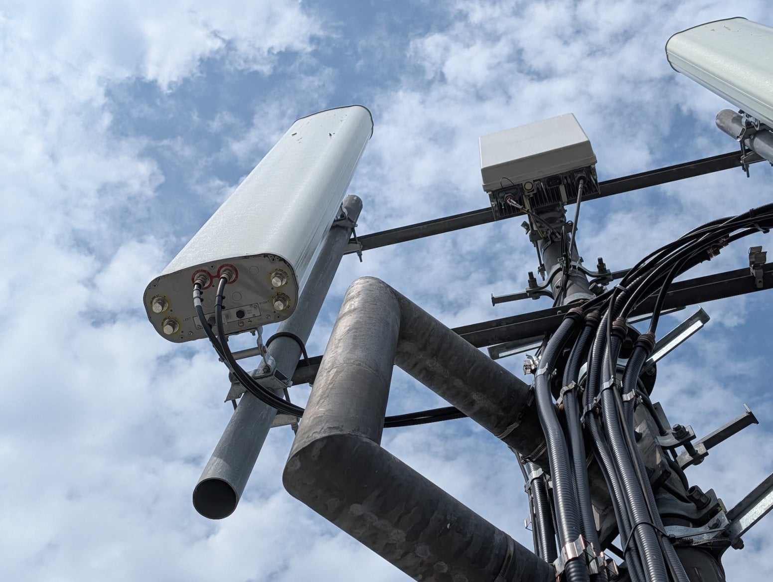 Mobilní 5G vysílač T-Mobilu na Londýnské v Praze