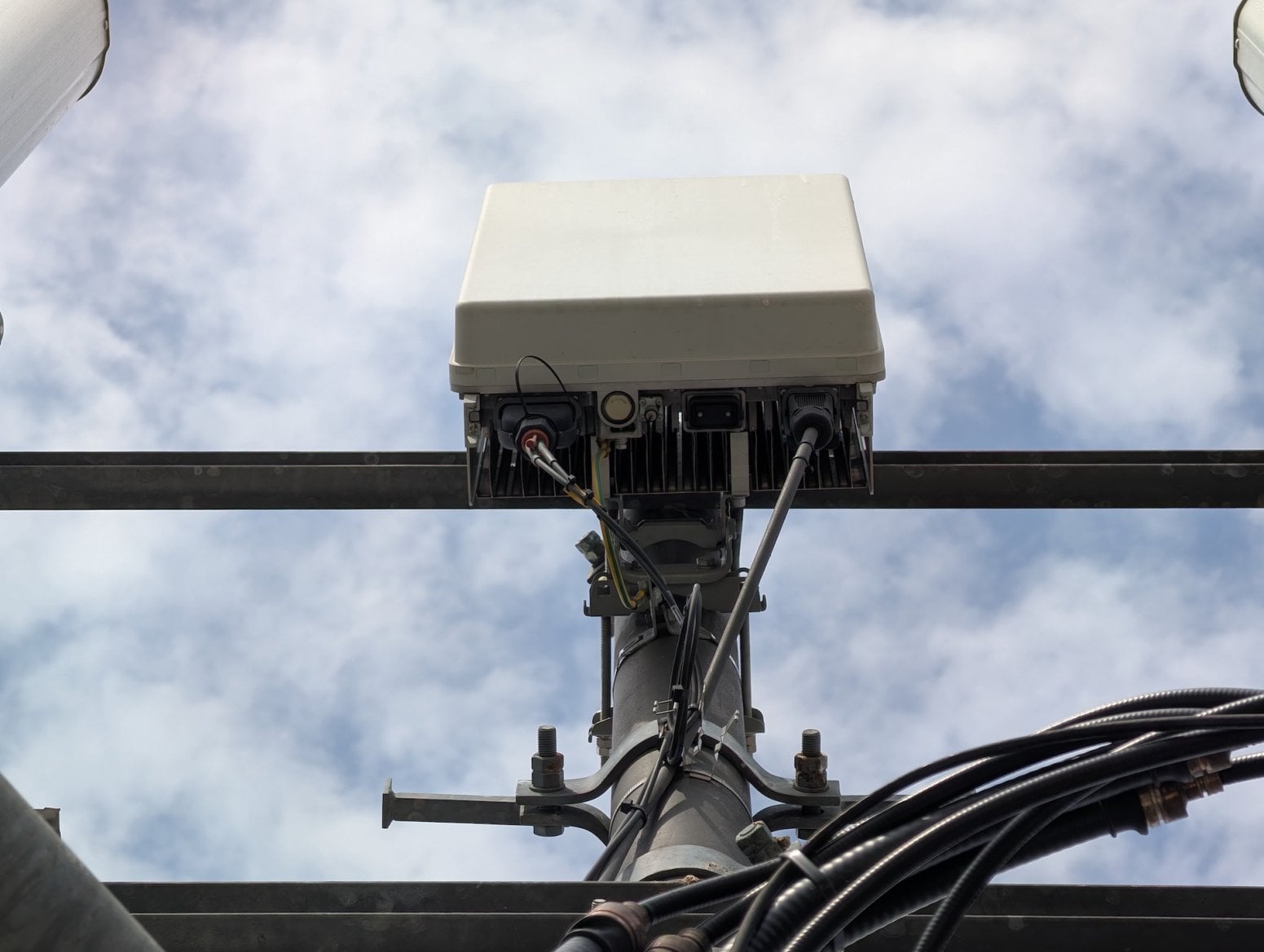 Mobilní 5G vysílač T-Mobilu na Londýnské v Praze