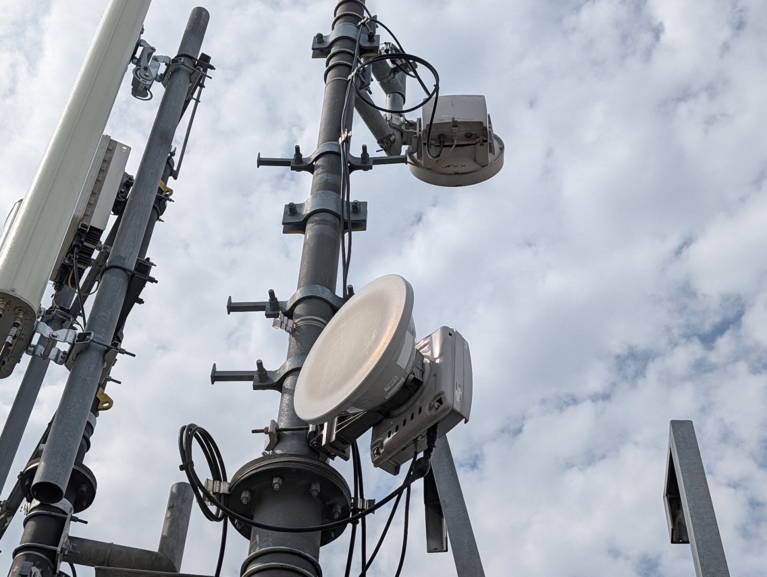 Mobilní 5G vysílač T-Mobilu na Londýnské v Praze