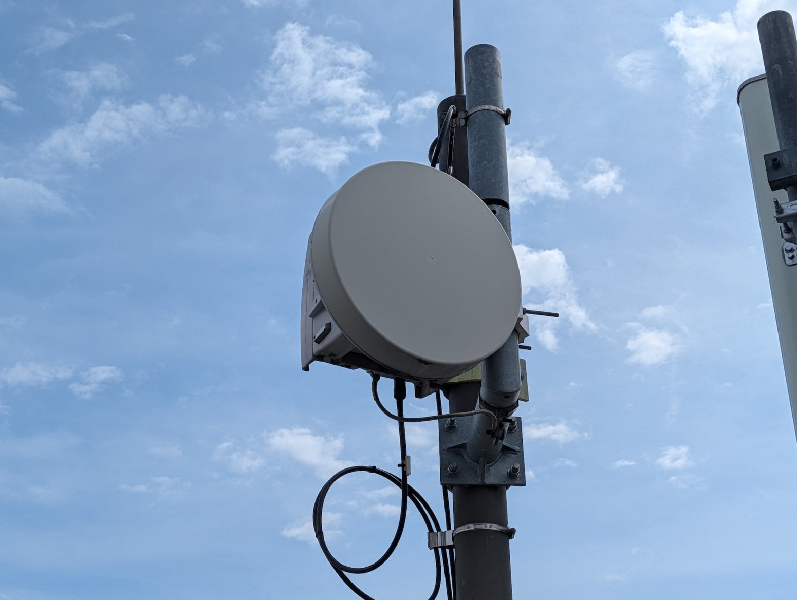 Mobilní 5G vysílač T-Mobilu na Londýnské v Praze