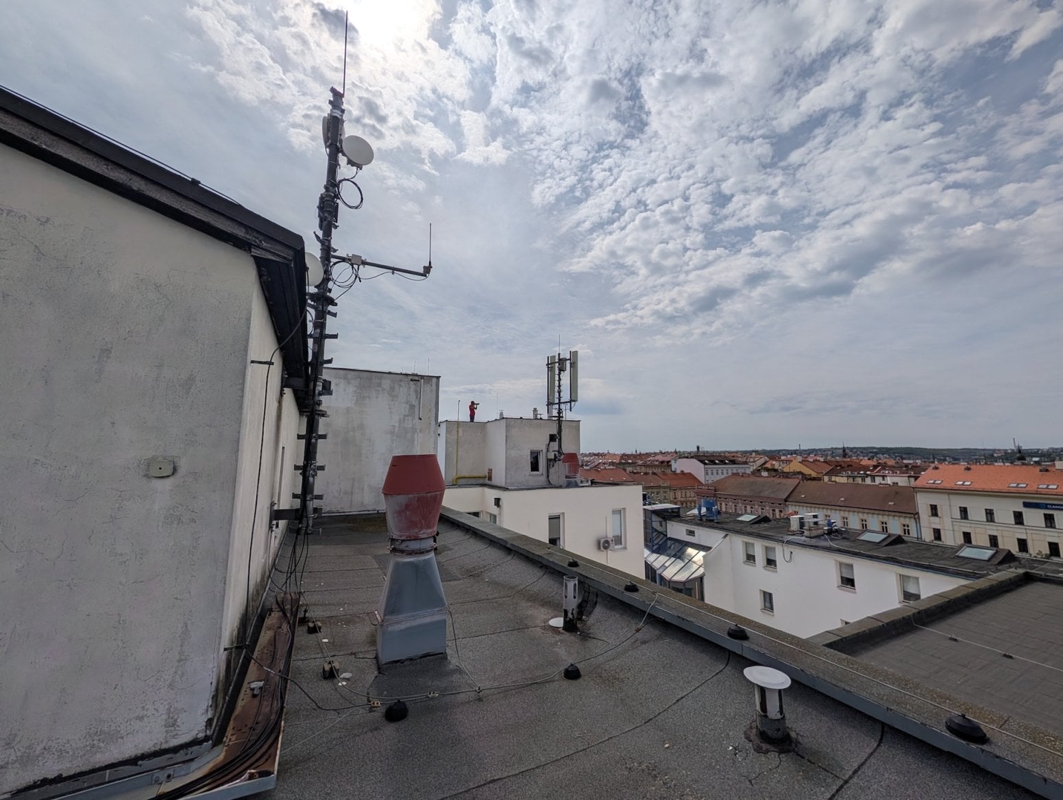 Mobilní 5G vysílač T-Mobilu na Londýnské v Praze