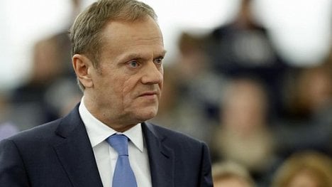 Náhledový obrázek - Tusk varuje Mayovou: Brexit bez dohody by byl špatný hlavně pro Británii