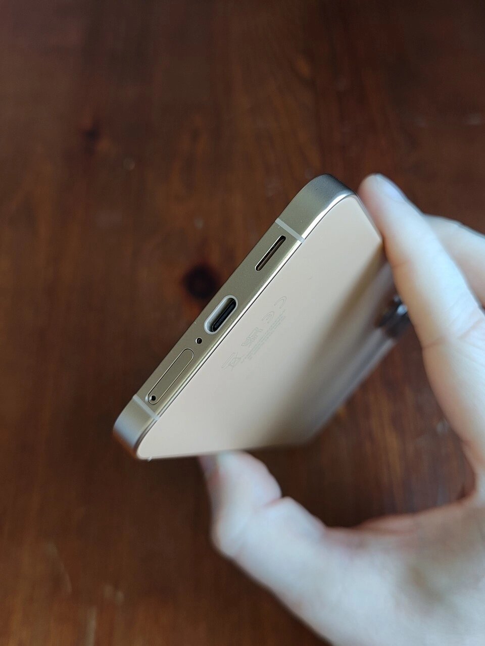 Standardní rozložení se nachází i vespod