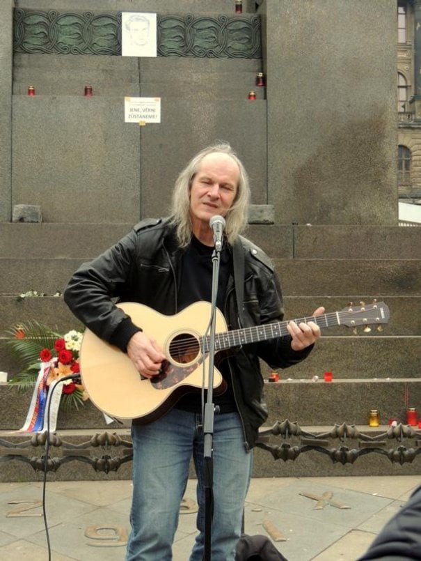 2014-01-uctc49bnc3ad-pamc3a1tky-jana-palacha-praha-19-1-2014-18.