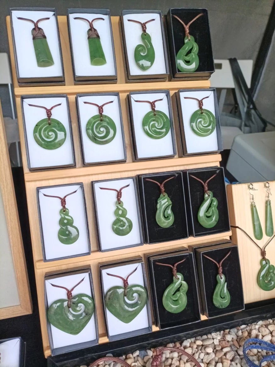 Nabídka šperků z novozéladského jadeitu