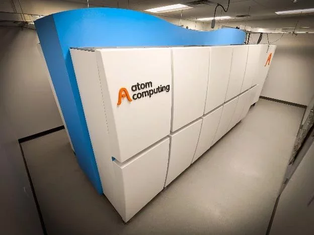 Autor: Atom Computing Kvantový počítač na bázi neutrálních atomů, který má mít více než tisíc qubitů