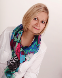 Hana Kosová se specializuje zejména na gynekologii dětí a dospívajících. Momentálně působí na soukromé klinice Canadian Medical Care