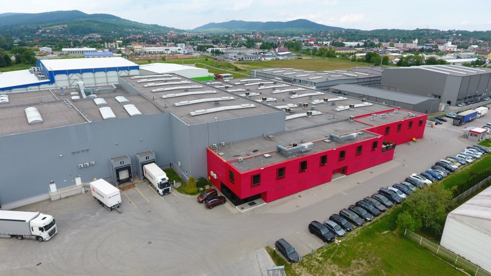 Společnost Plastiwell sídlící v Myślenicích v jižním Polsku