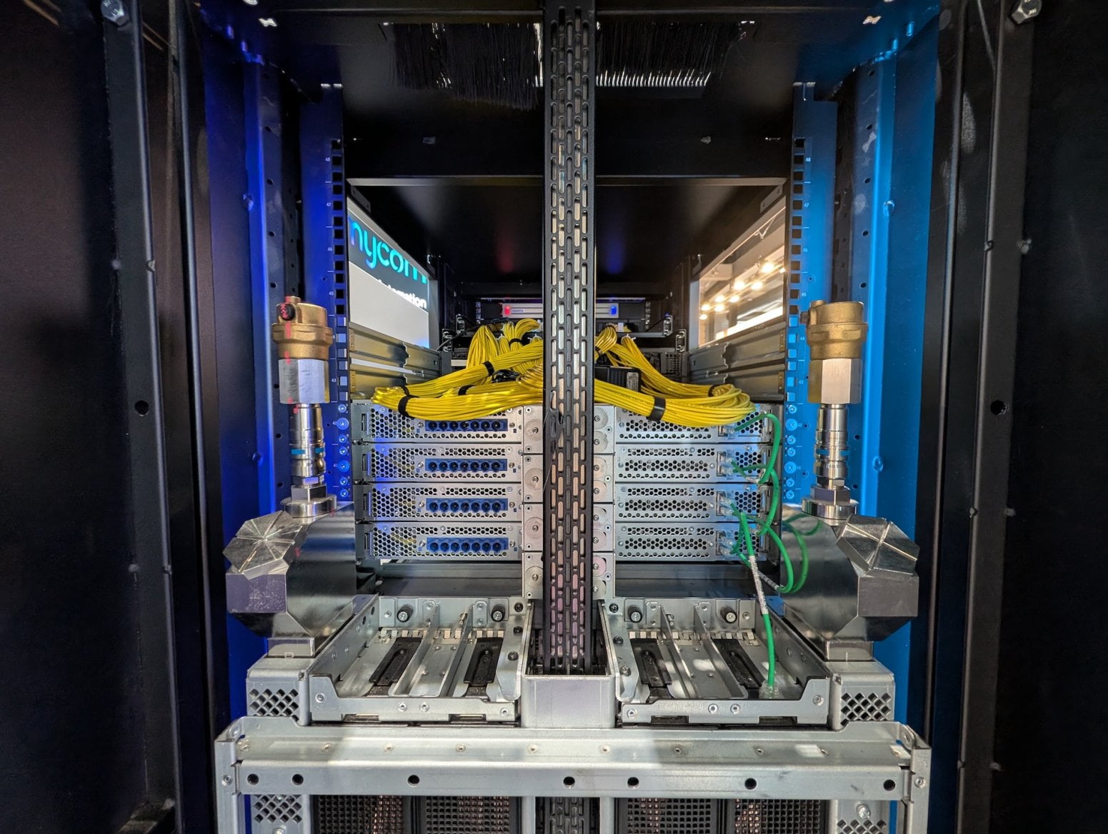 AI rack a servery Supermicro Nvidia GB300 NVL72