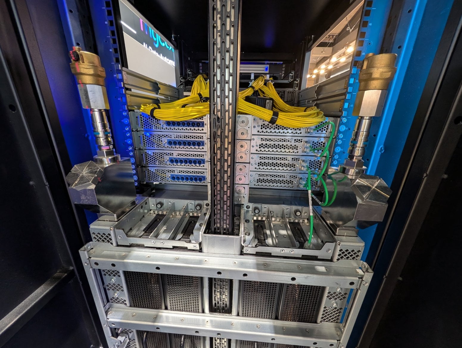 AI rack a servery Supermicro Nvidia GB300 NVL72