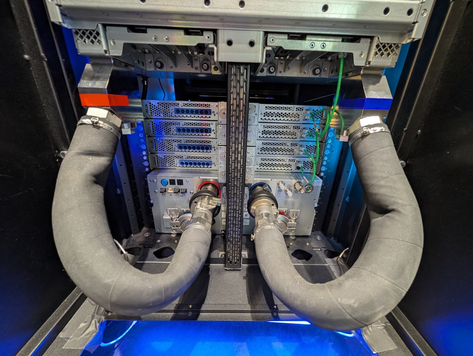 AI rack a servery Supermicro Nvidia GB300 NVL72