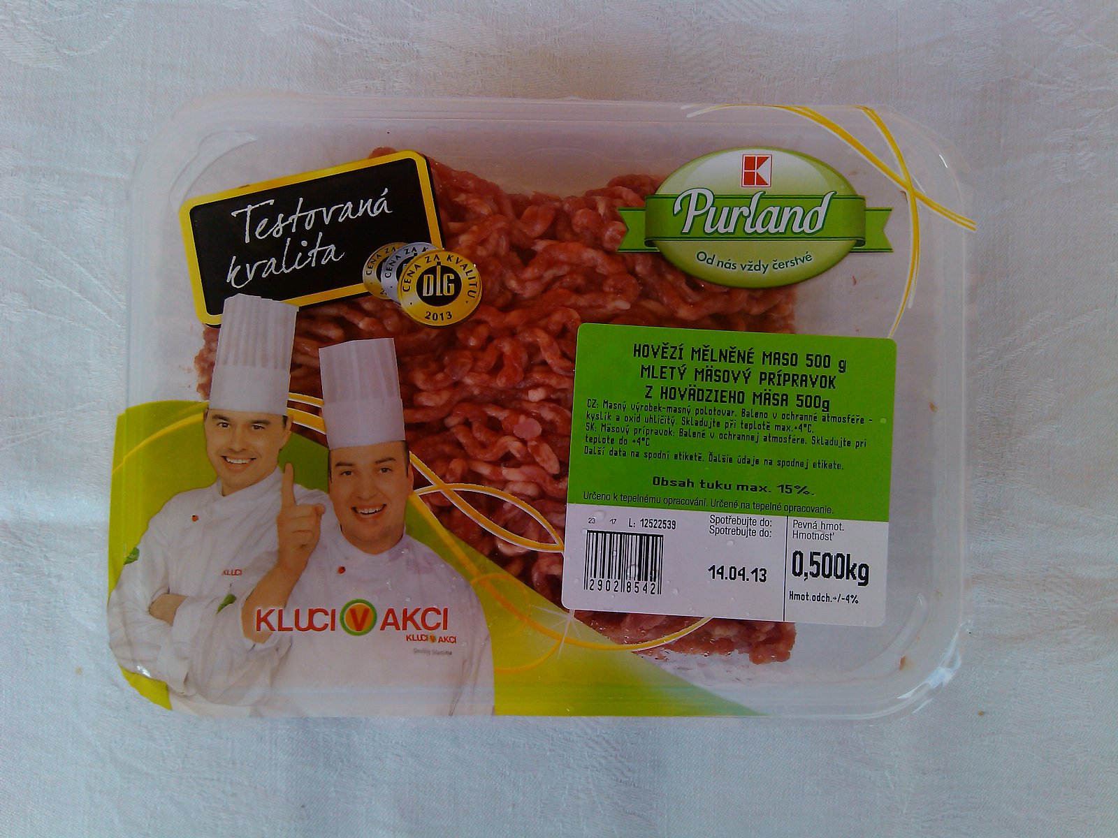 Hovězí mělněné maso, polotovar: 97 % masa, 0,5 kg za 54,90 Kč, 109,80 Kč/ kg výrobku, obsahuje stabilizátor	
