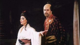 Operní pěvec Martin Matoušek na jevišti Národního divadla v představení Madame Butterfly