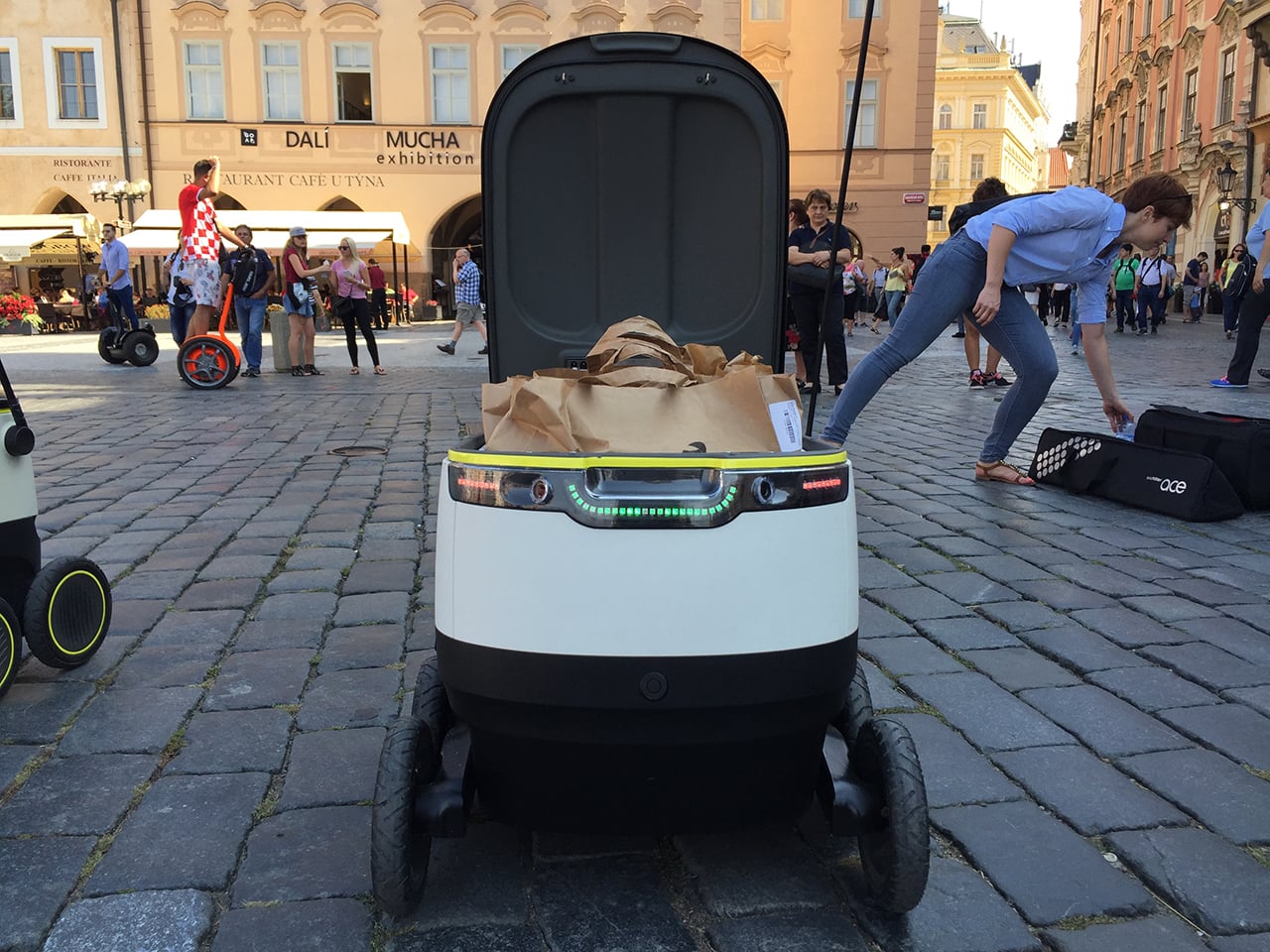 Autonomní vozítka Starship Technologies v Praze