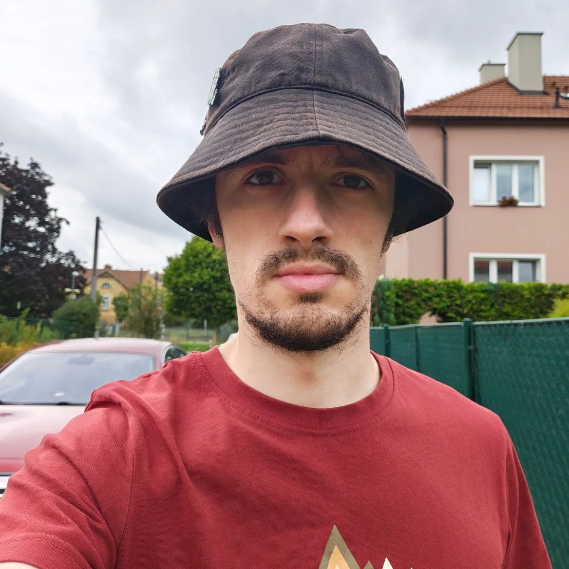 Selfie skrze hlavní fotoaparát