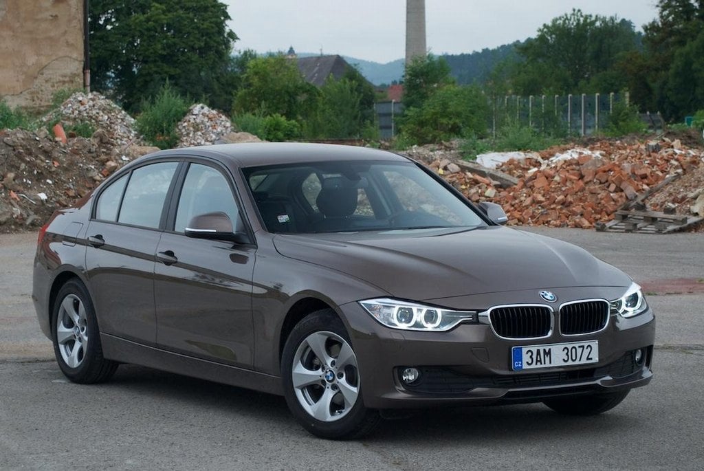 2011-10-bmw-320i-efficient-dynamics-63.jpg