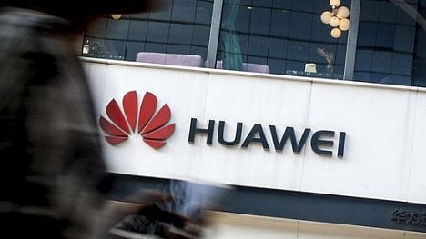 Náhledový obrázek - Nový vlajkový telefon Huaweie bude kvůli restrikcím USA bez aplikací Googlu