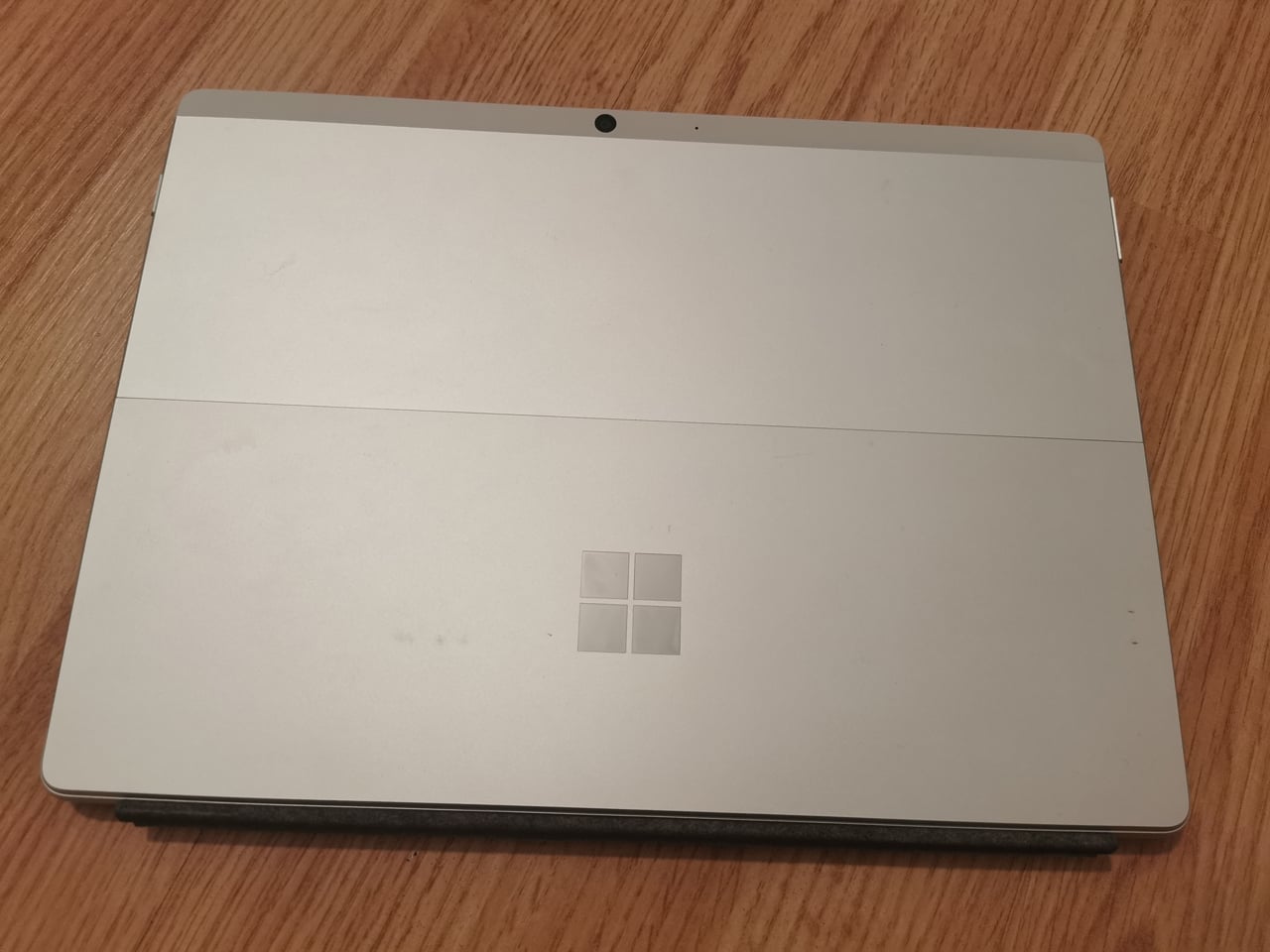Microsoft Surface Pro X s ARM čipem SQ2