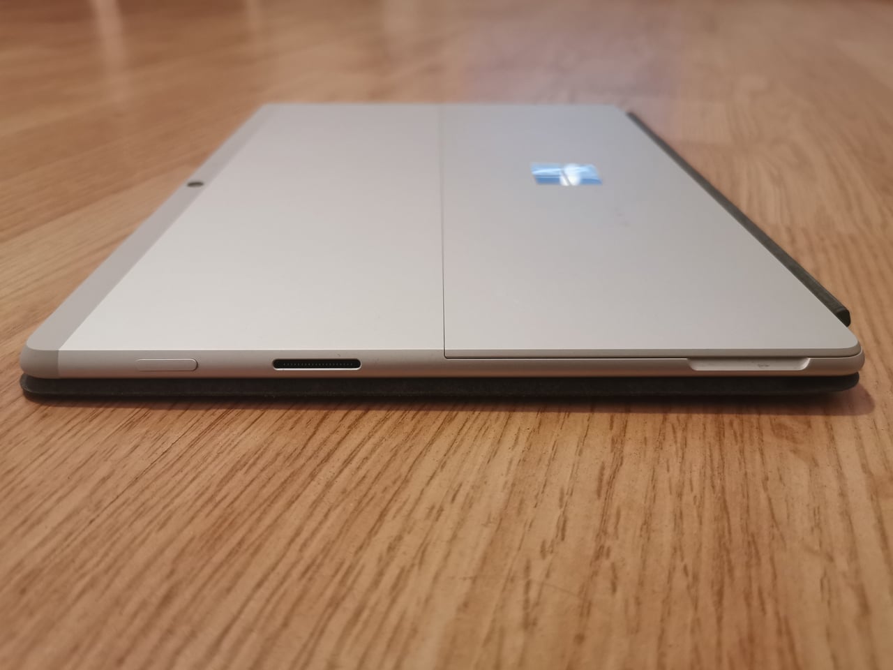 Microsoft Surface Pro X s ARM čipem SQ2