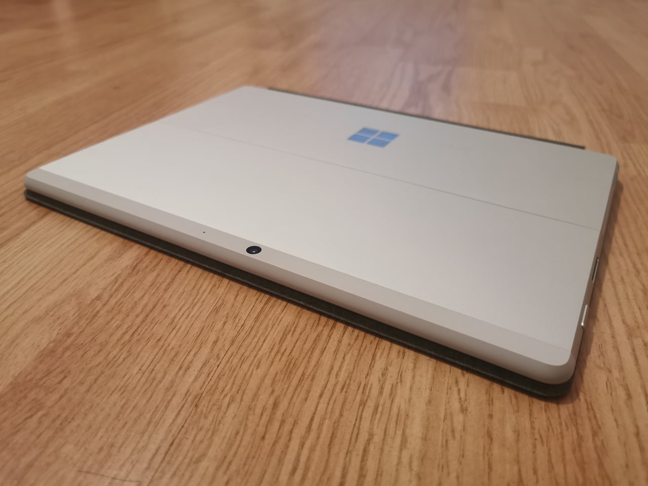 Microsoft Surface Pro X s ARM čipem SQ2