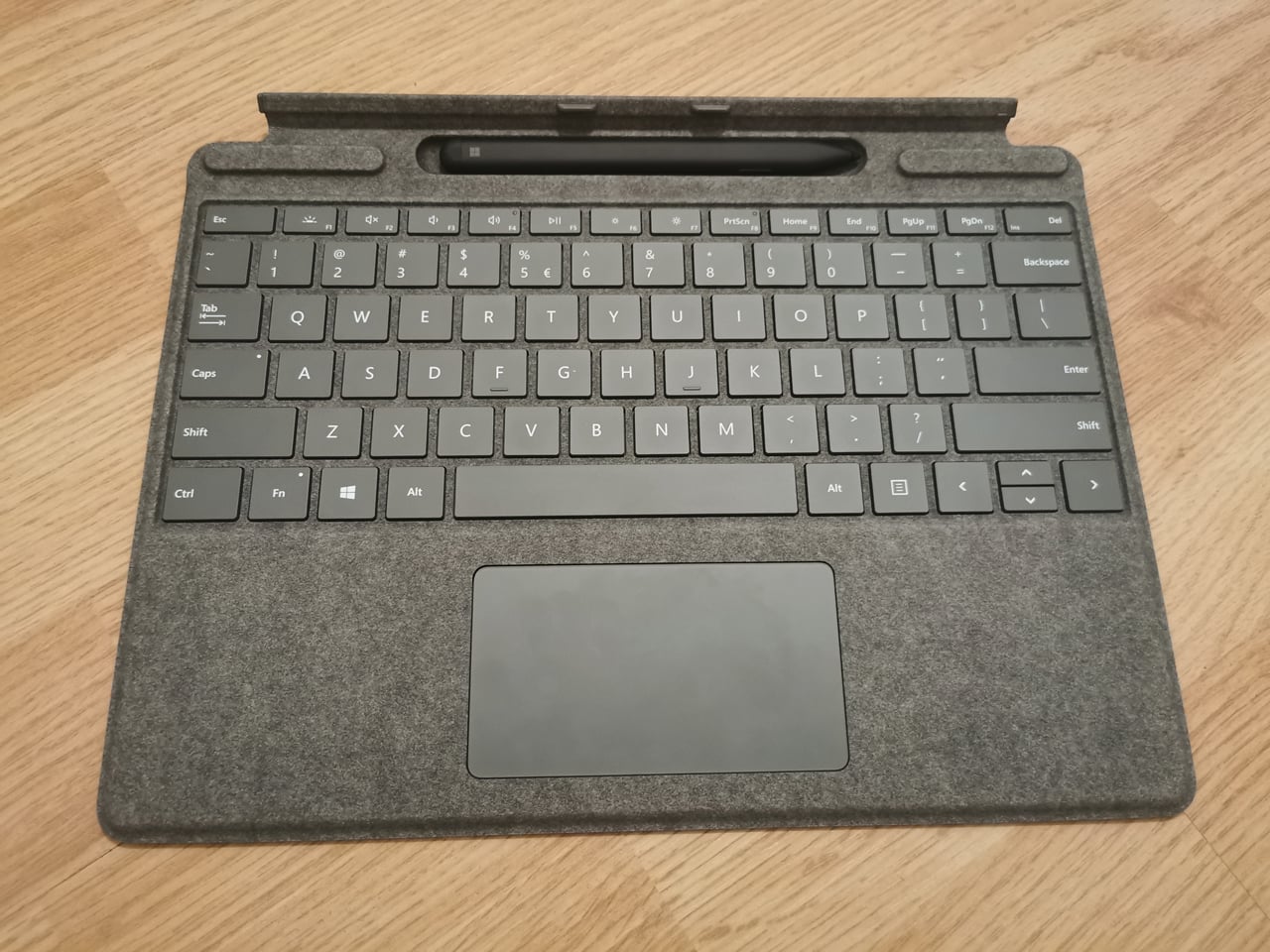 Microsoft Surface Pro X s ARM čipem SQ2