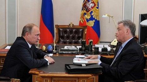 Náhledový obrázek - Putinův muž v Praze: mocný šéf ruských železnic si chválí vztahy se Zemanem