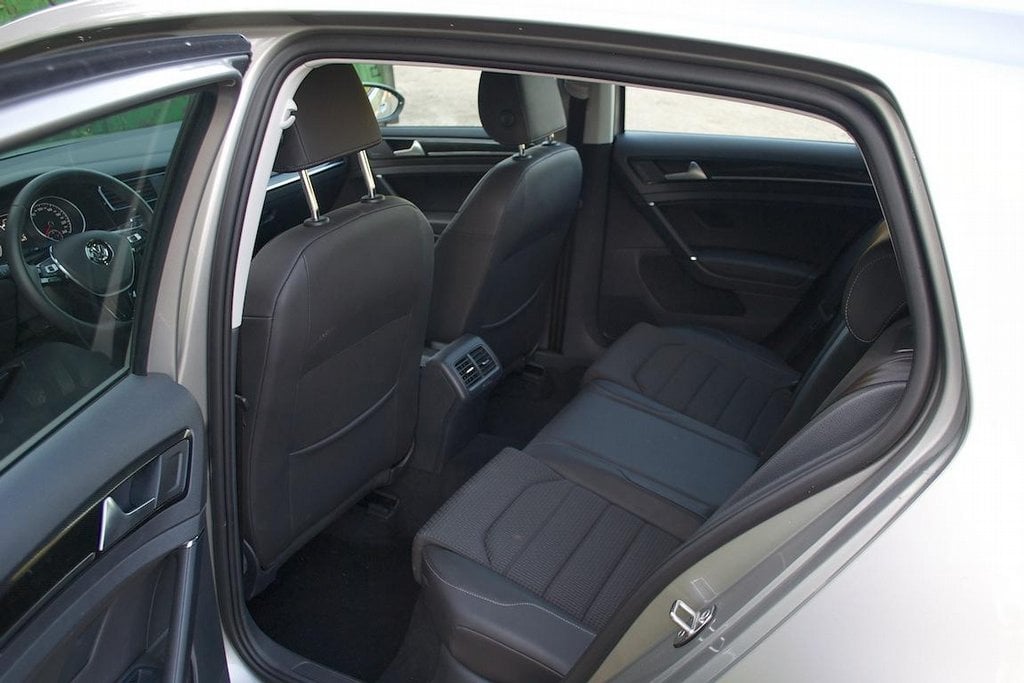 2011-04-volkswagen-golf-2-0-tdi-4motion-5.jpg